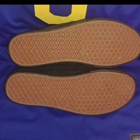 Men's size 12 Vans shoes - Picture 2 of 3